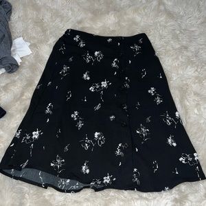 Halogen Black Mid Length Black and White Floral Skirt Size XS